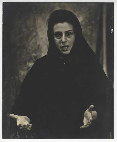 null Anna MAGNANI (1908-1973), Italian actress. Vintage silver print, 28,2 x 23 cm....