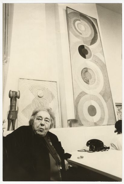 null Sonia DELAUNAY (1885-1979), artiste ukraino-française. Épreuve argentique d'époque,...