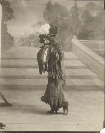 null Régina BADET (1876-1949), actrice et danseuse, elle fut une étoile de l'Opéra-Comique....