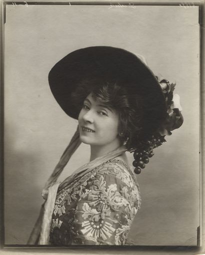 Amélie DIÉTERLE (1871-1941), actress. Silver...