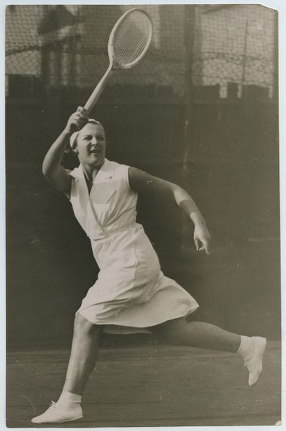 null [SPORT] Betty May NUTHALL (1911-1983), joueuse de tennis, Marguerite CHAPMAN...