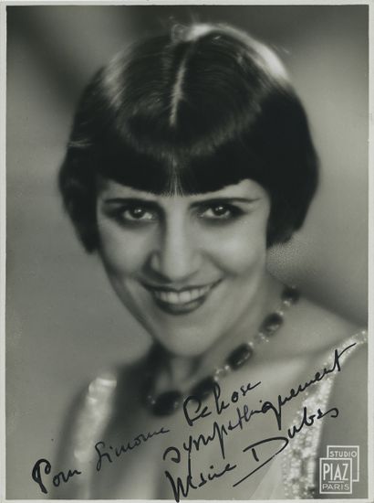 null Marie DUBAS (1894-1972), actress and singer. Vintage silver print, 22,5 16,5...