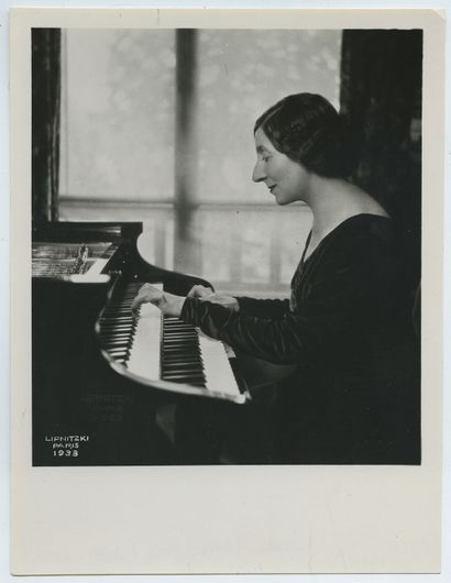 null Wanda LANDOWSKA (1879-1959), Polish pianist and harpsichordist. Vintage silver...