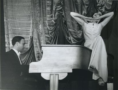 null Lys GAUTY (1900-1994), chanteuse. Épreuve argentique d'époque 17 x 22,5 cm....