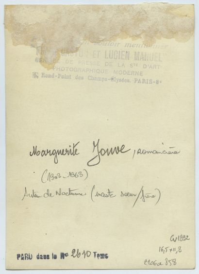 null Marguerite JOUVE (1903-1963), journalist, novelist. Vintage silver print, 16,5...