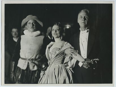 null Cécile SOREL (1873-1966), comédienne, avec Fédor CHALIAPINE (1873-1938). Soirée...