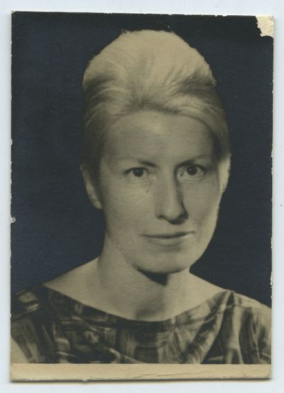 null Anne GACON (1913-1987), painter, journalist and war correspondent. Vintage silver...