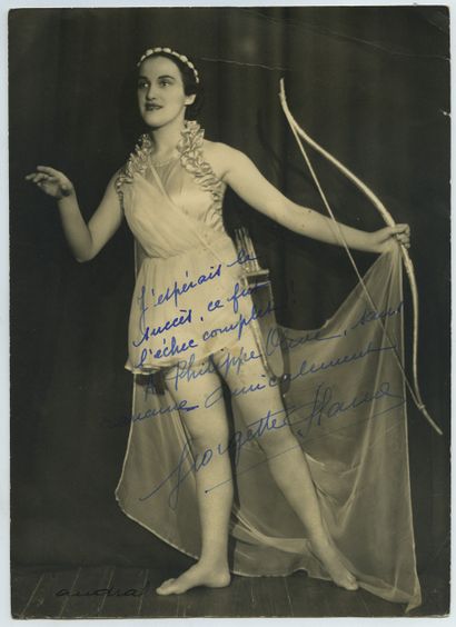 null Georgette PLANA (1917-2013), singer and actress. Vintage silver print, 23,5...