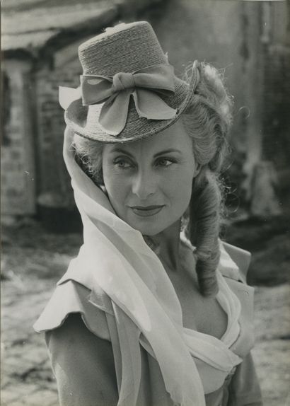 null Michèle MORGAN (1920-2016), actress. Vintage silver print, 18 x 13 cm. Stamp...