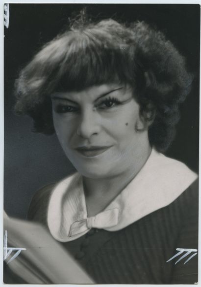 null POLAIRE (1874-1939), nom de scène d'Émélie Marie BOUCHAUD, chanteuse et actrice....