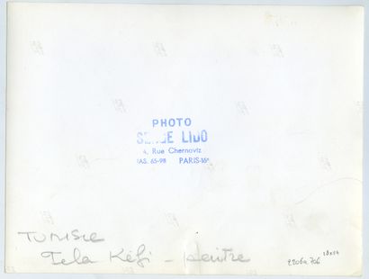 null [TUNISIE] Fela KEFI, peintre, atelier d'artiste à la Cité des arts, 1968. 3...