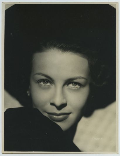 null Ilse WERNER (1921-2005), German singer and actress. Vintage silver print, 23...