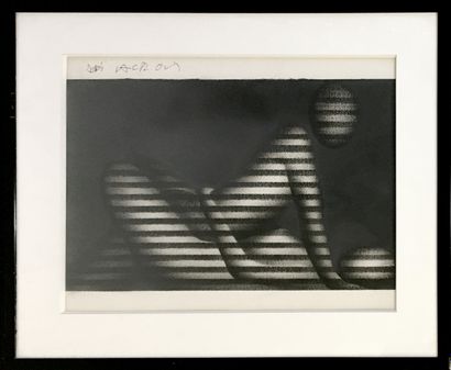 null Joël LACROIX (born in 1931). Couple behind the blinds. Charcoal, 41 x 52 cm....