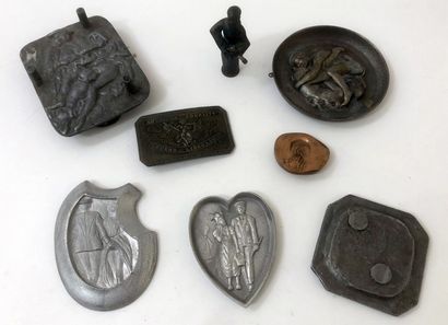 null MISCELLANEOUS OBJECTS. 8 metal objects, mostly with system. Ashtrays, belt buckle,...