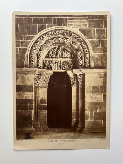 null Edouard Baldus (1813-1889)
“Porte des Catéchumènes”, Vézelay, c. 1880 
Tirage...