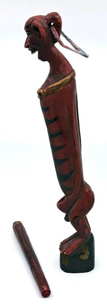 null INDONÉSIE. Tambours balinais, xxe siècle. 2 bois sculptés polychromes représentant...