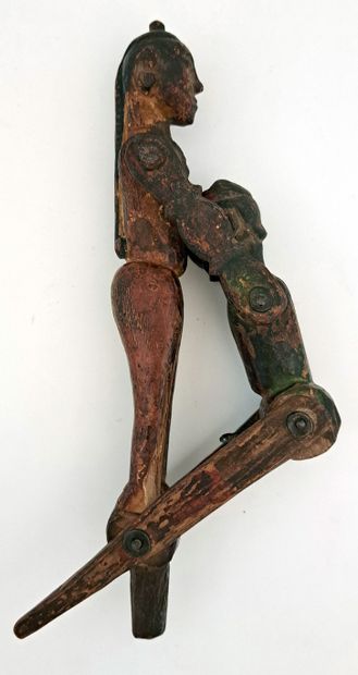 null INDE. Face à face, xixe-xxe siècle. 2 figurines articulées : l'une en bronze,...