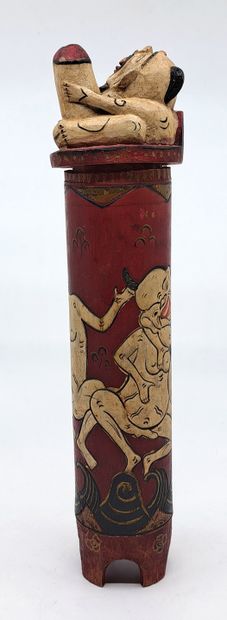 null INDONÉSIE. Paire de porte-encens, xxe siècle. Bambous sculptés polychromes,...