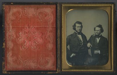 null DAGUERRÉOTYPE. [Photographe non identifié]. Les Deux amis, vers 1850. Daguerréotype,...