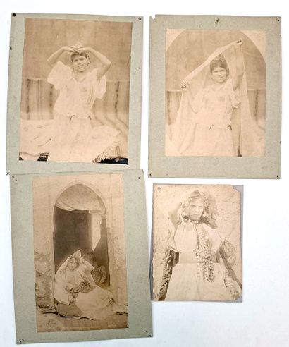 null N.D éditeur. Portraits de femmes maghrébines, vers 1880. 4 épreuves d'époque...