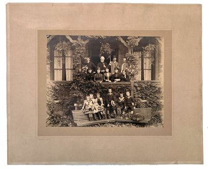 null BELFORT. Fernand JAPY (1872-1914) and his family, circa 1890. Silver print,...