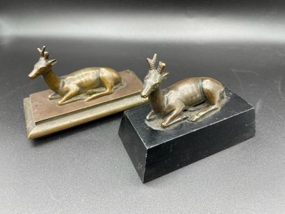 null Set of two elongated bronze deer on two different bases.
Probably 19th century.
5...