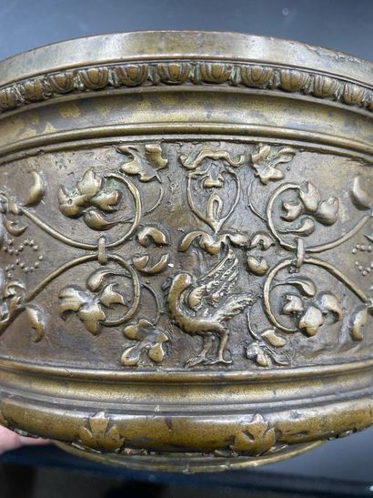 null Bronze aspertion bucket with foliate decoration.
France or Germany in the 16th...