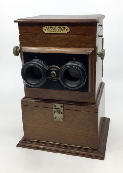 null VIEWER. Le Multiphote, self-classifying stereo, 1907, Paris. Mahogany viewer,...