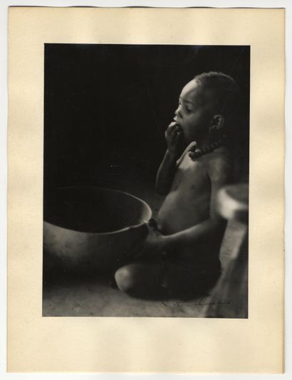 null Raphaël-Georges MISCHKIND (1920-2011). Lumière d'Afrique, 1948. 10 vintage silver...