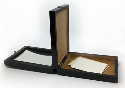 null VIEWER. Viewer with concave mirror, circa 1880. Rectangular box in engraved...