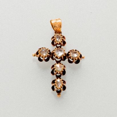 Petite croix Arlésienne en or jaune 750MM...