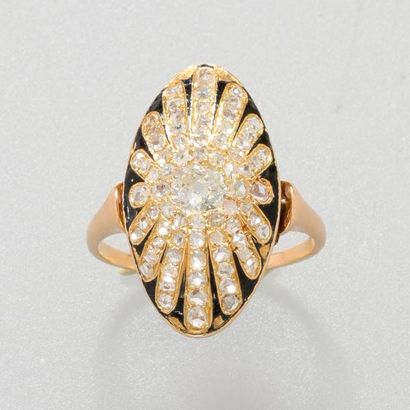 null Très jolie bague en or jaune, 750 MM, centrée d'un diamant pesant 0,40 carat...