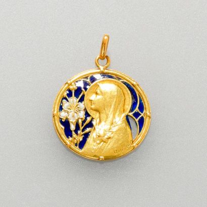 null Médaille en or jaune, 750 MM, figurant une Vierge dans un décor "Pique à jour"...