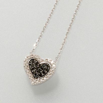 null Chaîne et pendentif en or gris, 750 MM, dessinant un coeur recouvert de diamants...