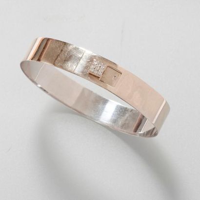 null Bracelet semi rigide en or gris, 750 MM, ponctué d'un pavage de diamants, diamètre...