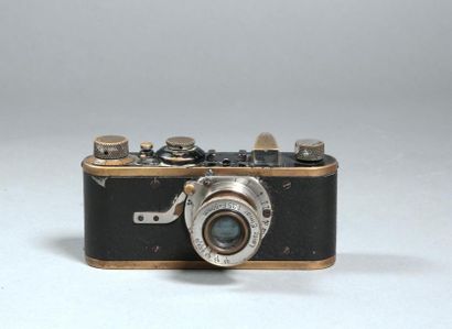 null Leica I, 1928,n°11760.
Objectif Elmar 3.5/50 mm.
En l’état.