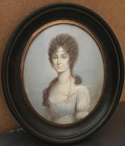 null Guérin
Portrait d’une dame de qualité
Fin XIXe siècle
Miniature ovale sur ivoire...