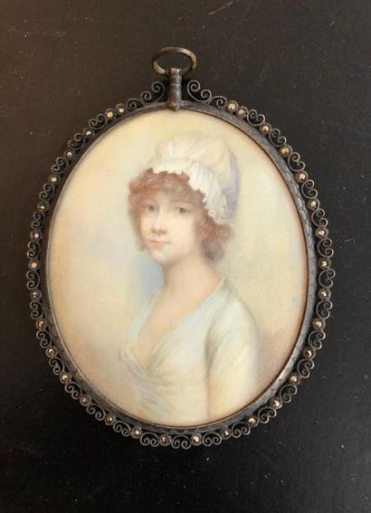 null Plimer
Portrait d’une jeune fille au bonnet blanc
XIXe siècle
Miniature ovale...