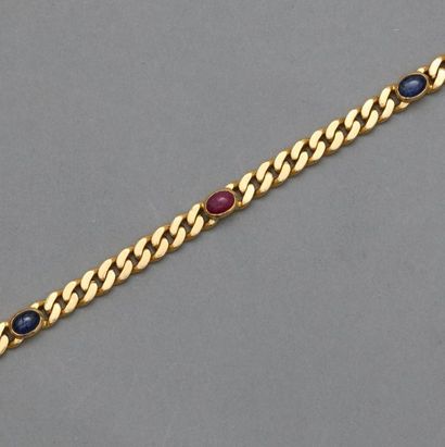 null Bracelet classique en or jaune, 750 MM, orné de deux rubis et deux saphirs cabochon,...