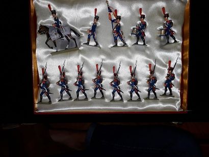 null EMPIRE. France. Infanterie Lucotte. 13 figurines Artilleurs à pieds de la Jeune...