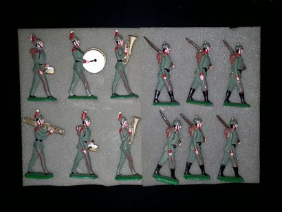 null [Allemagne]. Infanterie prussienne et Musique. 2 jeux de 12 figurines demi-ronde-bosse...
