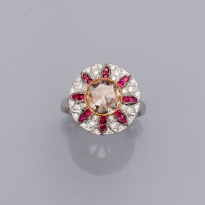 null Bague en or gris, 750 MM, centrée d’un diamant taille « rose couronnée » pesant...