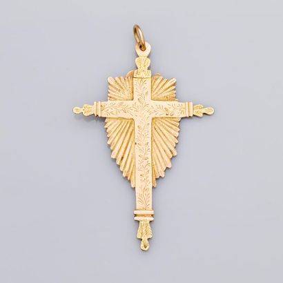 null 
Pendentif en croix d’or jaune, 585 MM, inspiration Portugaise, dimensions :...