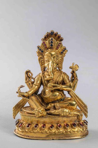 null Ganesh assis en délassement royal sur un socle lotiforme , sous une forme à...
