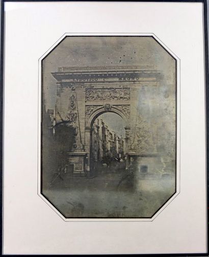 ANONYME La Porte Saint-Denis, ca 1845
Daguerréotype pleine plaque. La plaque porte...