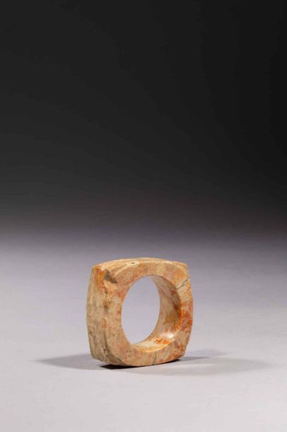 null Zhong symbole de la terre de forme quadrangulaire percée d’un trou cylindrique...