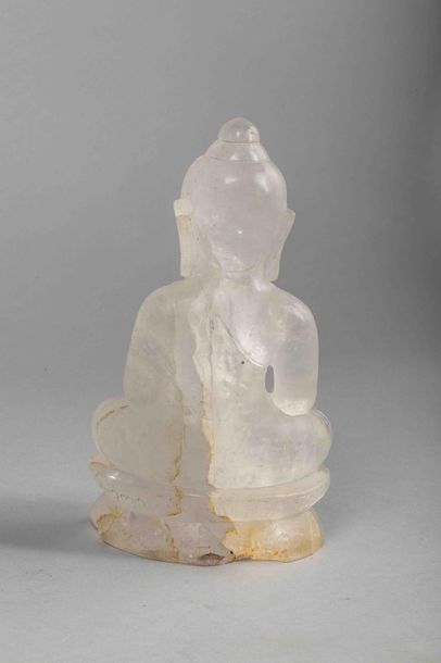 null Buddha Maravijaya votif. Sculpté dans un bloc de cristal de roche. Birmanie....