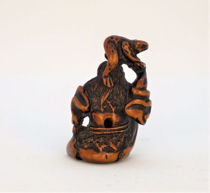 null Netsuke  
Gama Sennin en bois, non signé. 4,5 cm