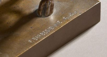 null École française du XIXe siècle.
Épreuve en bronze à patine brune signée F. Barbedienne...