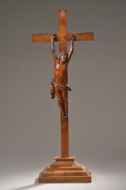 null Dans le goût de César BAGARD.
Grand Crucifix du Christ janséniste représenté...
